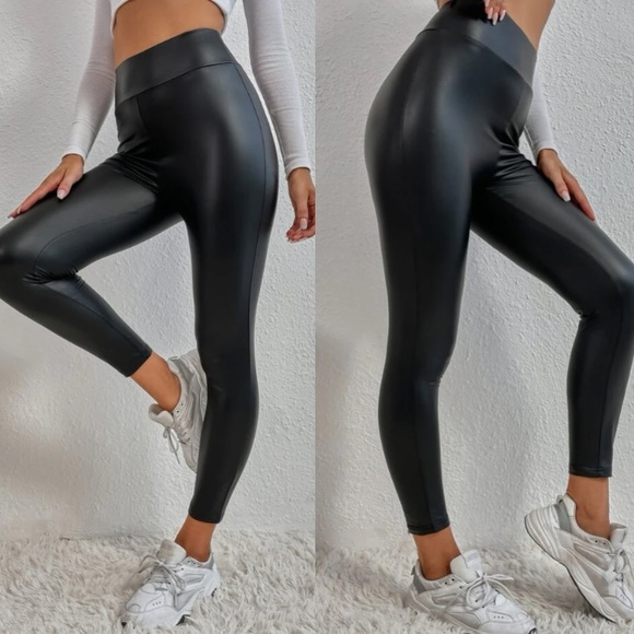 Sexy high waisted vegan leather leggings - Picture 3 of 4